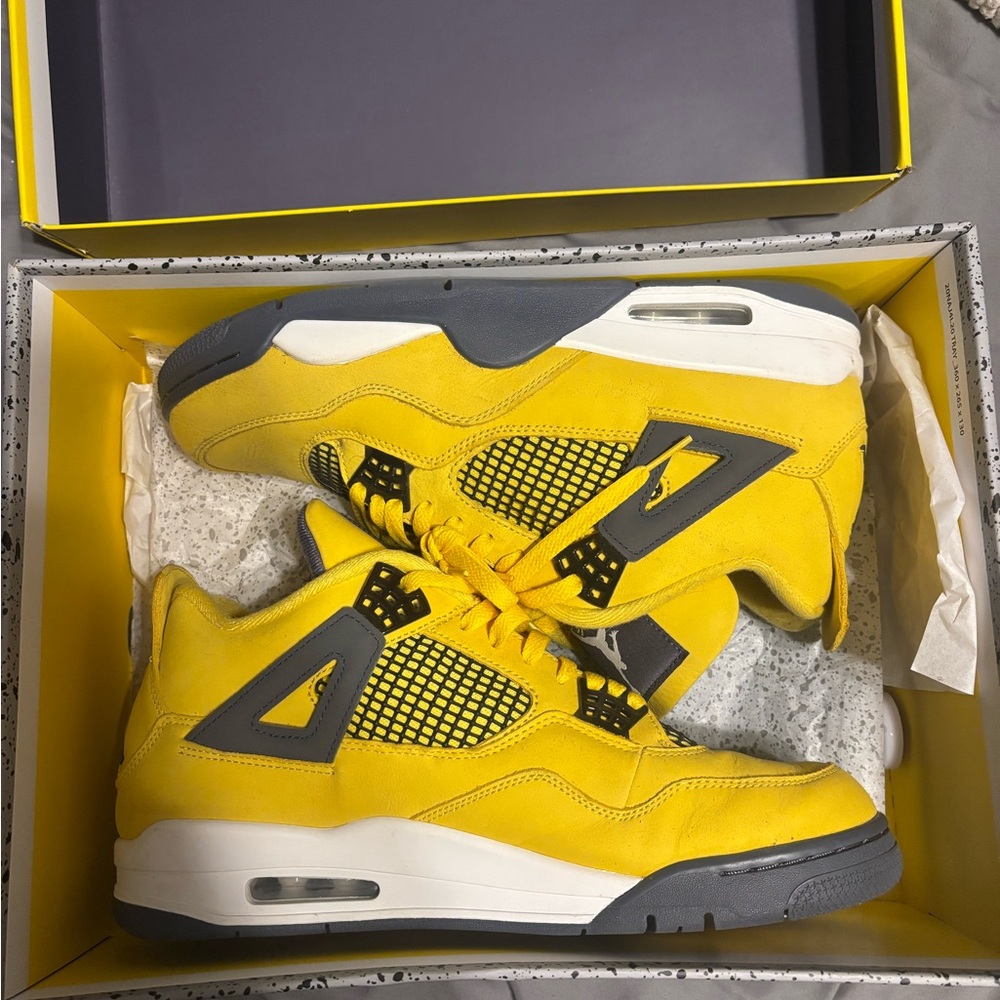 Jordan lightning 4s size 11.5